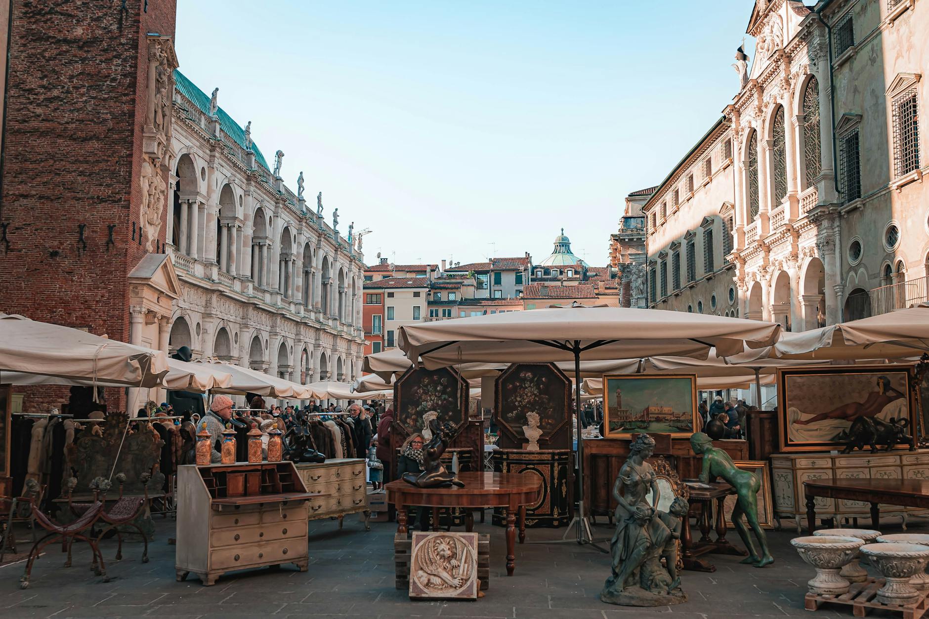 Best Markets in Milan: 12 Top Antique, Food & Vintage Markets (2026)