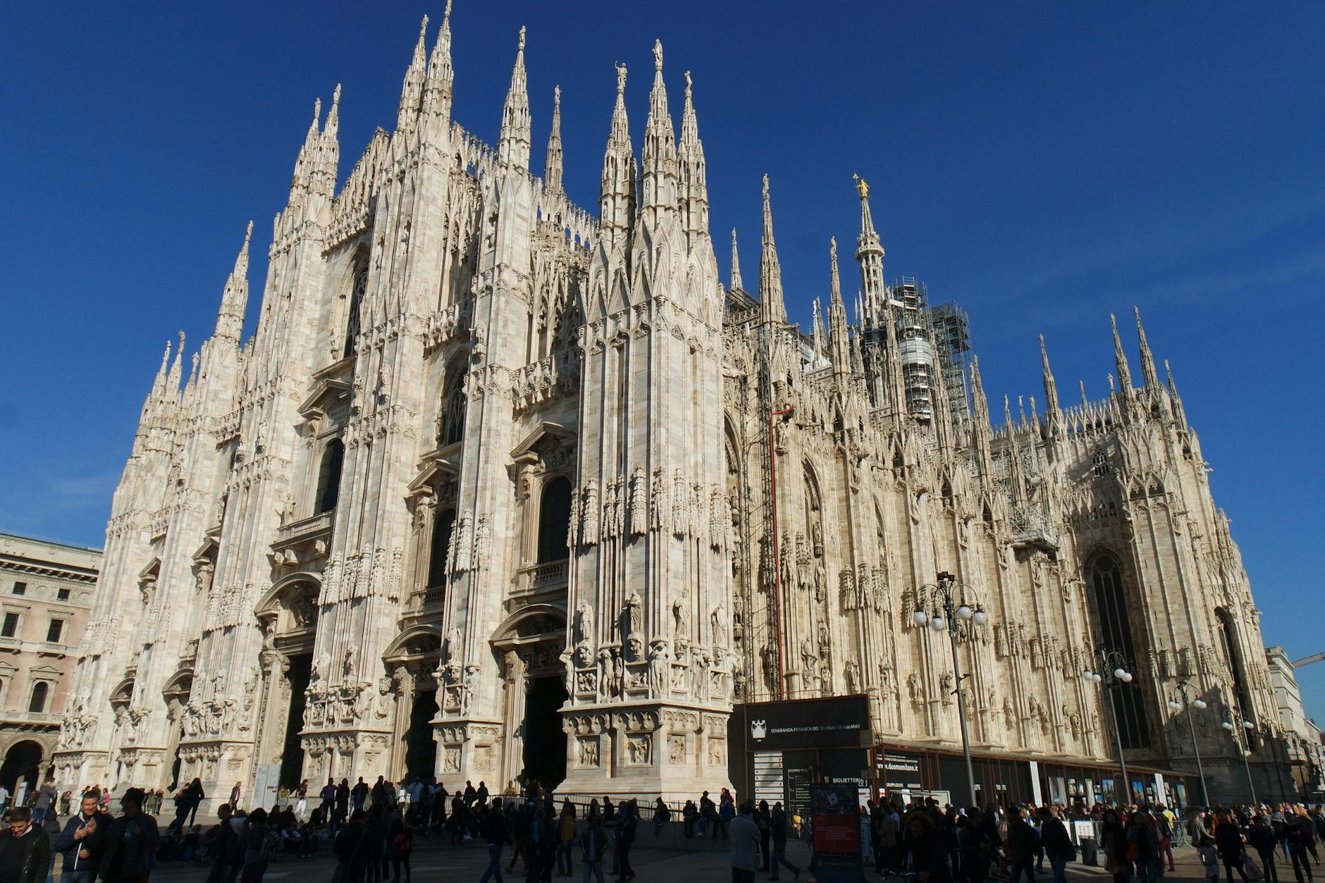 milan duomo entrance