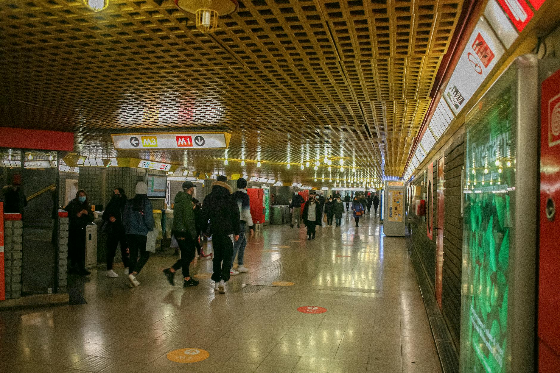 milan duomo metro station entrance