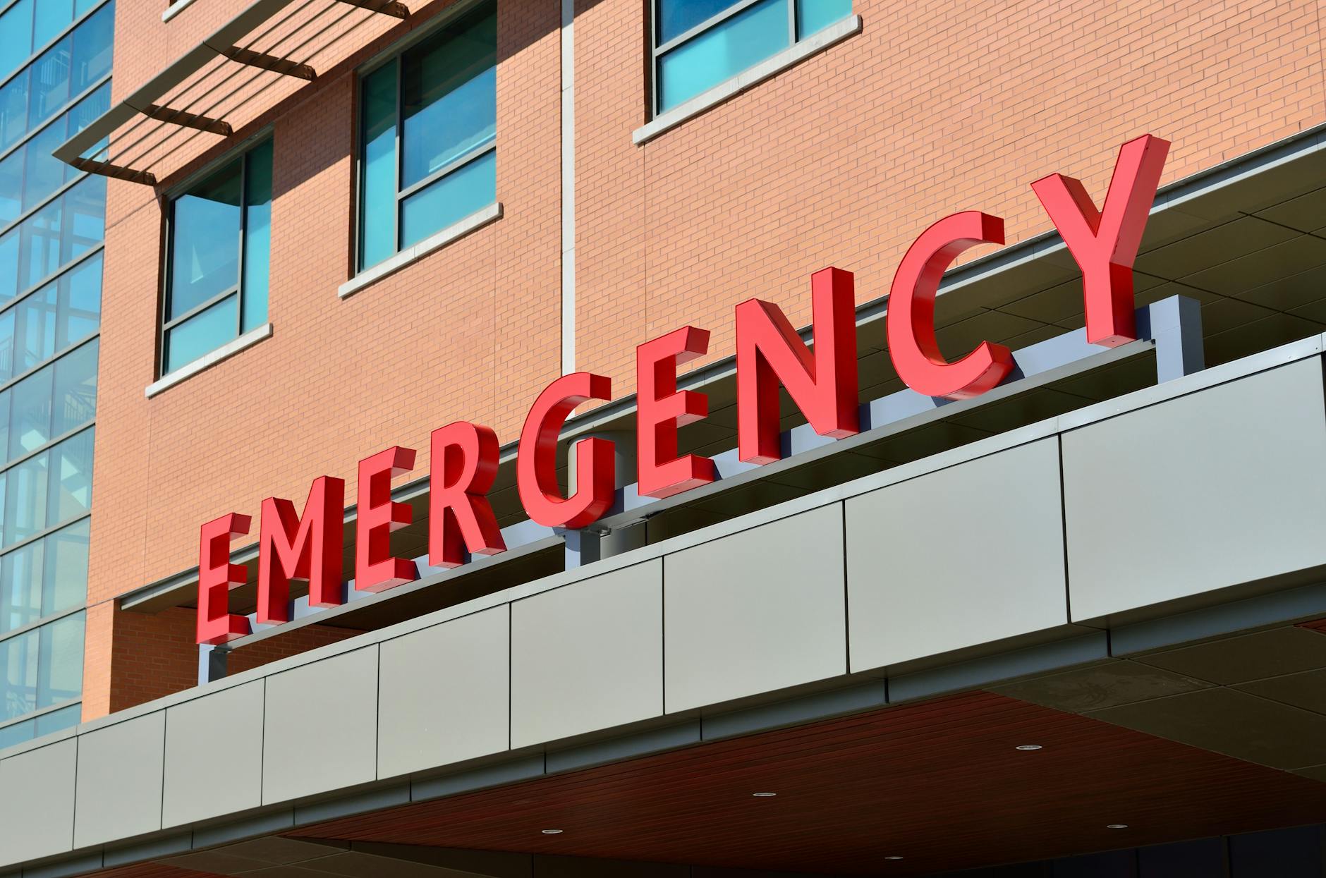 italian hospital emergency entrance milan