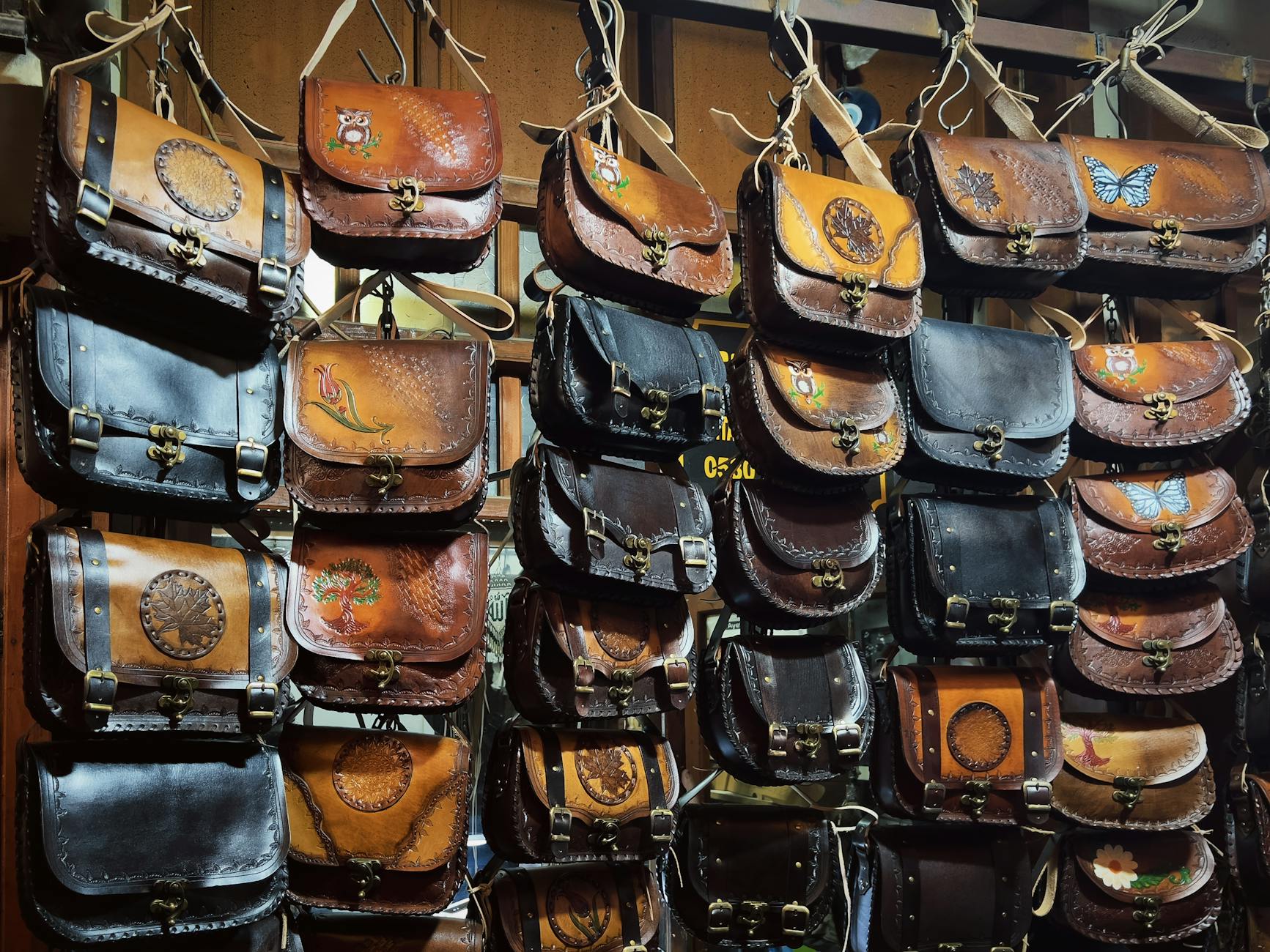What to buy in Milan Italian leather goods bags