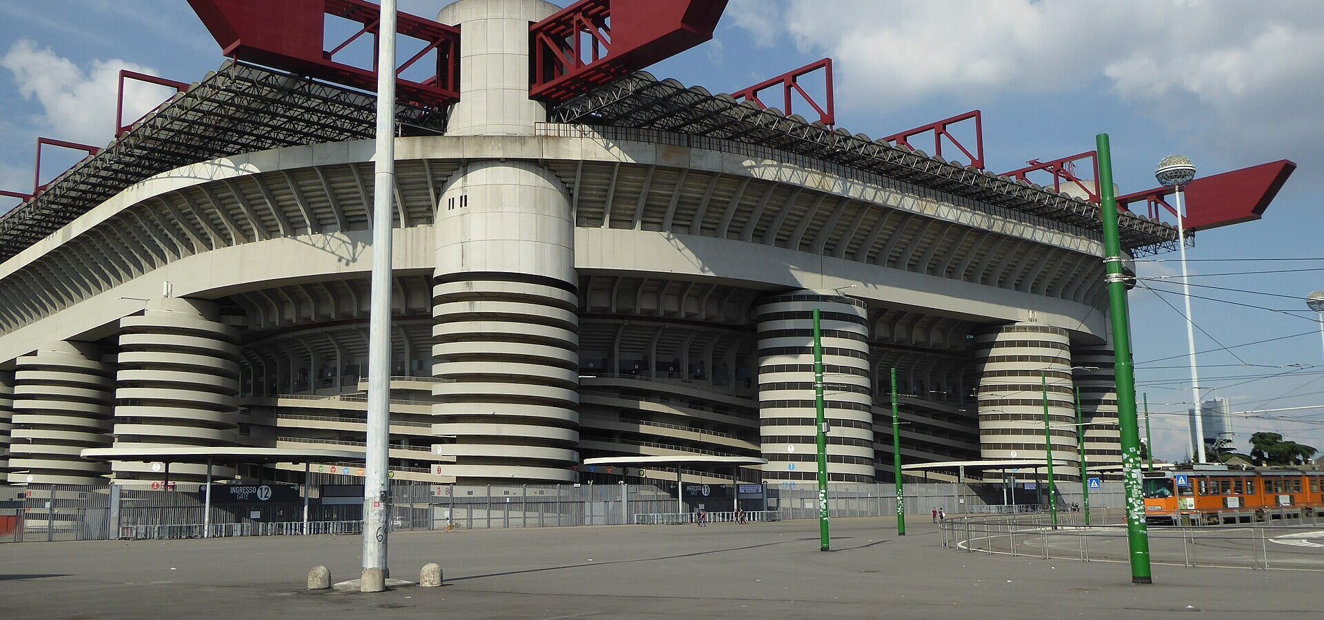 Getting to San Siro: Metro, Tram & Matchday Logistics